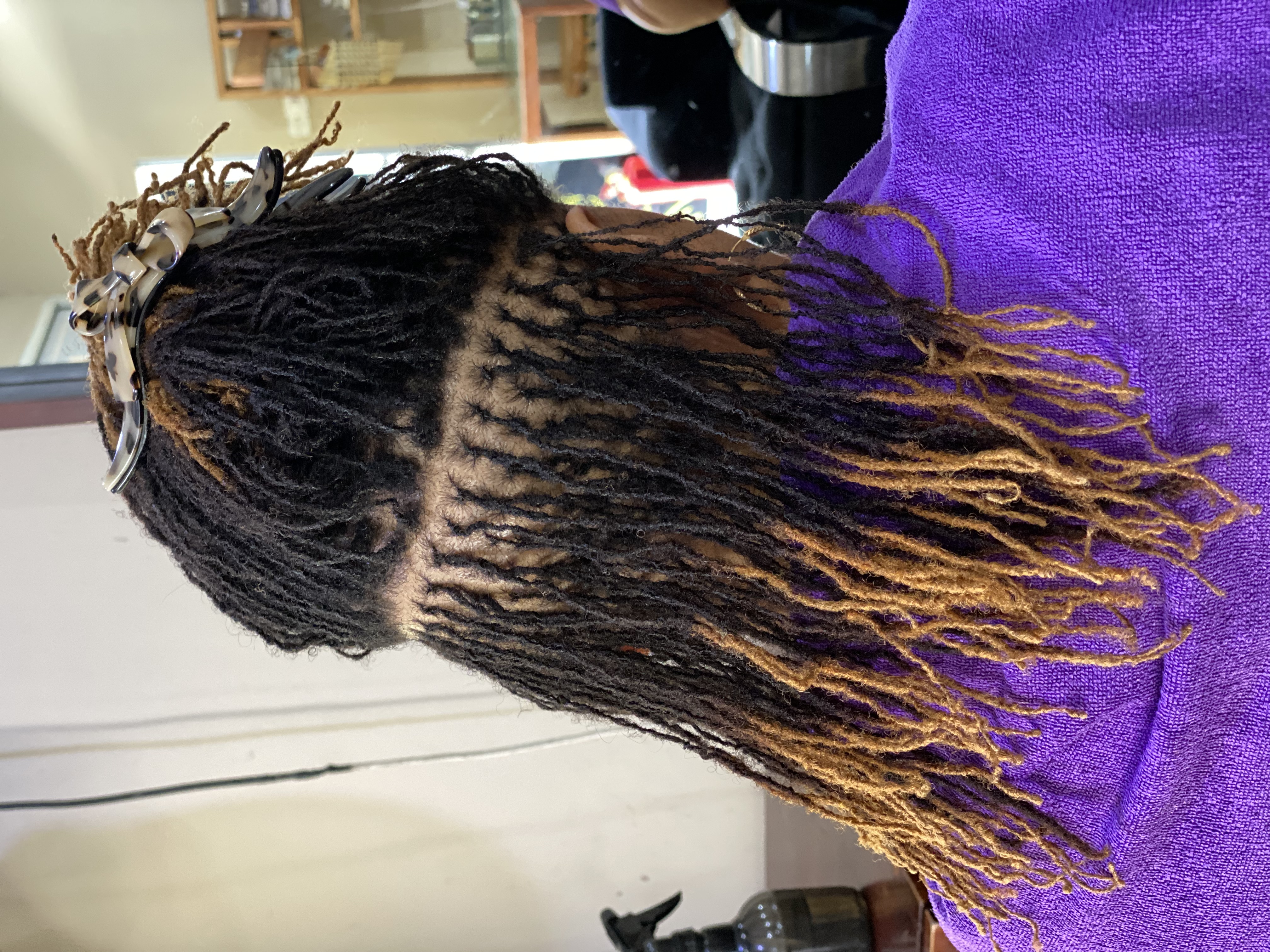 Microlocks Installation on Relaxed Hair: How Microlocks Extensions Make It Possible