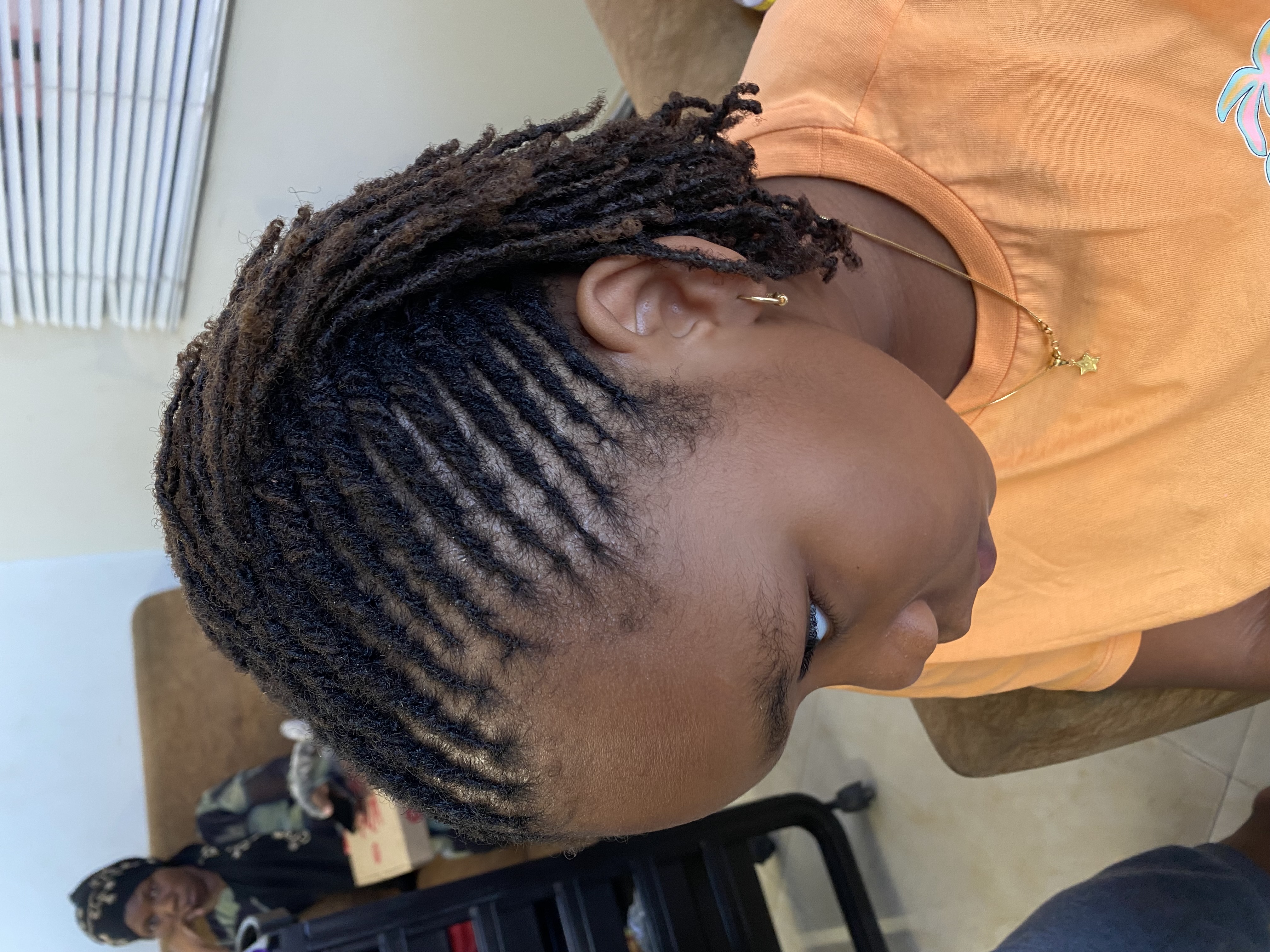 Microlocks Styling: Discover the Versatility of Your Locks